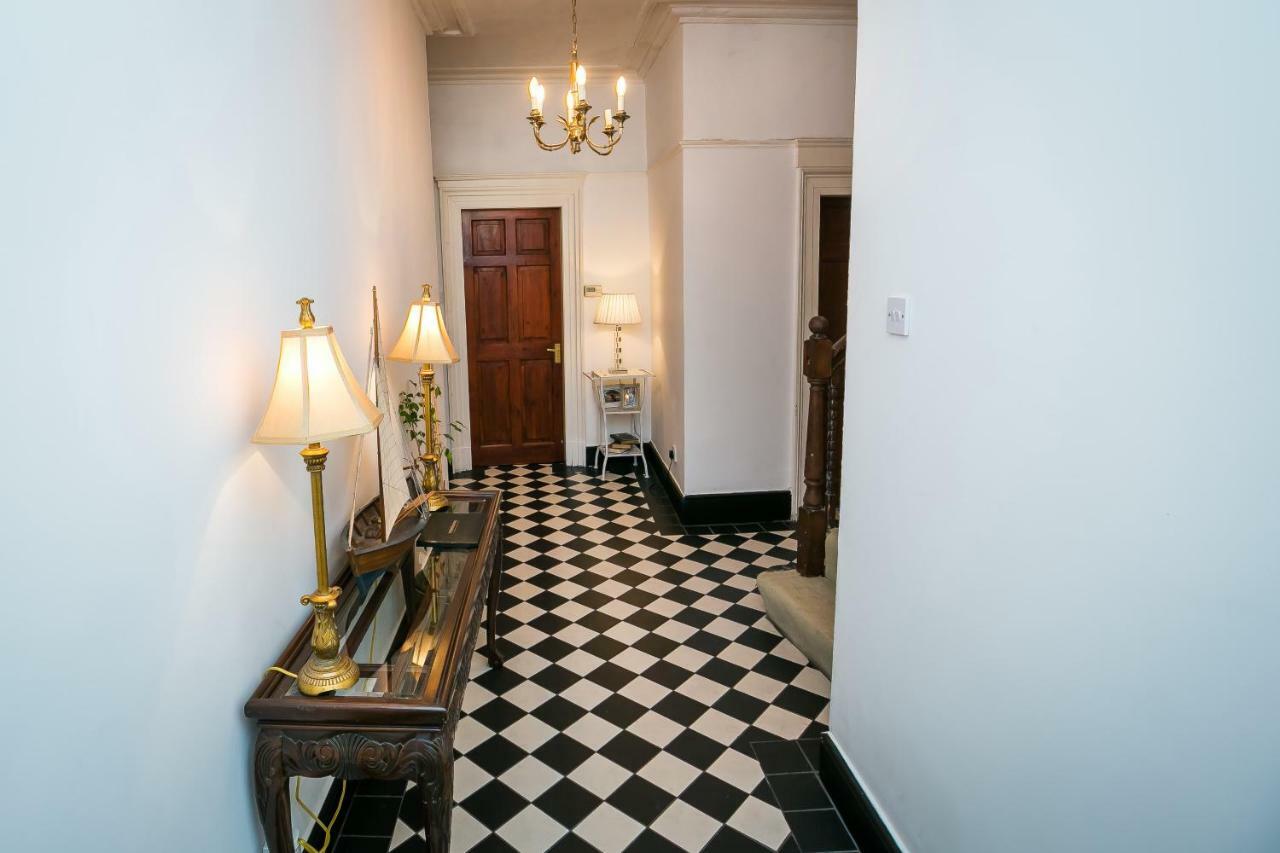 시포스 29 Marine Crescent B&B 외부 사진